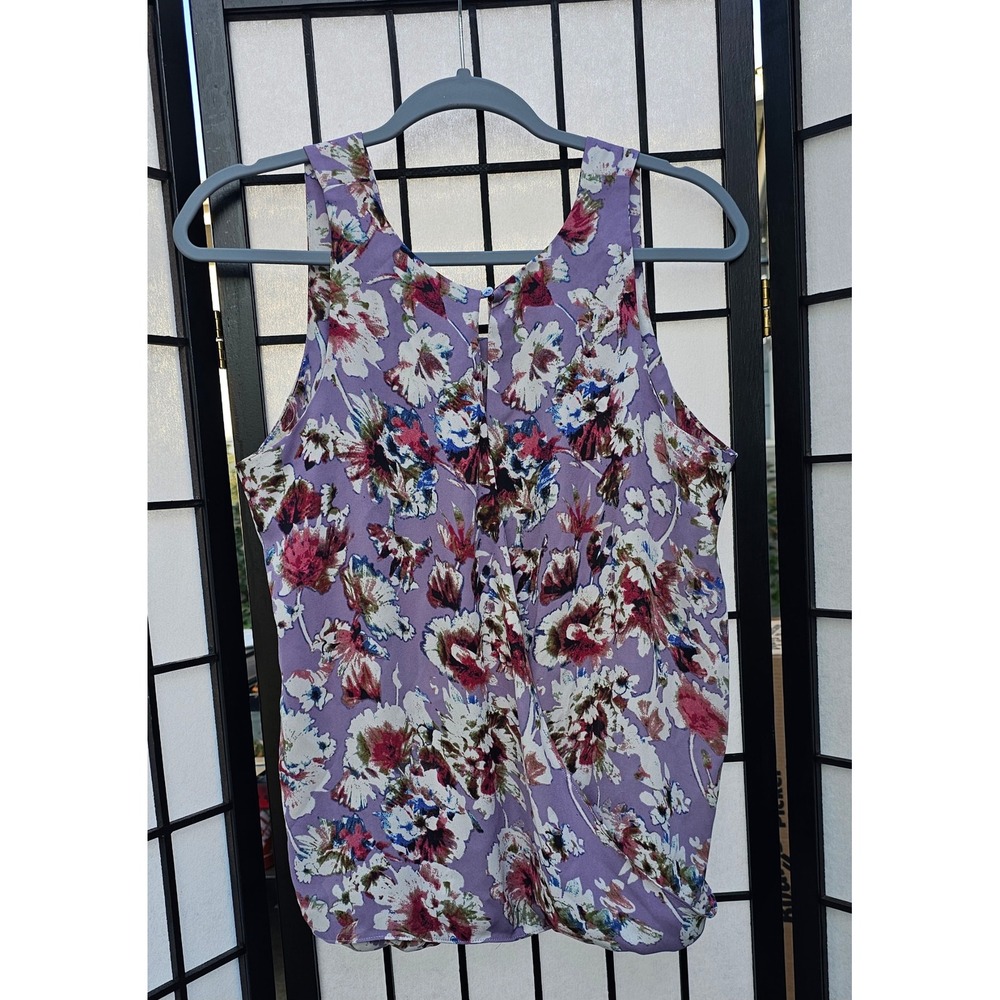VIOLET + CLAIRE Floral Tank Top Size Medium Purple Sleeveless Lightweight Blouse - Picture 6 of 7